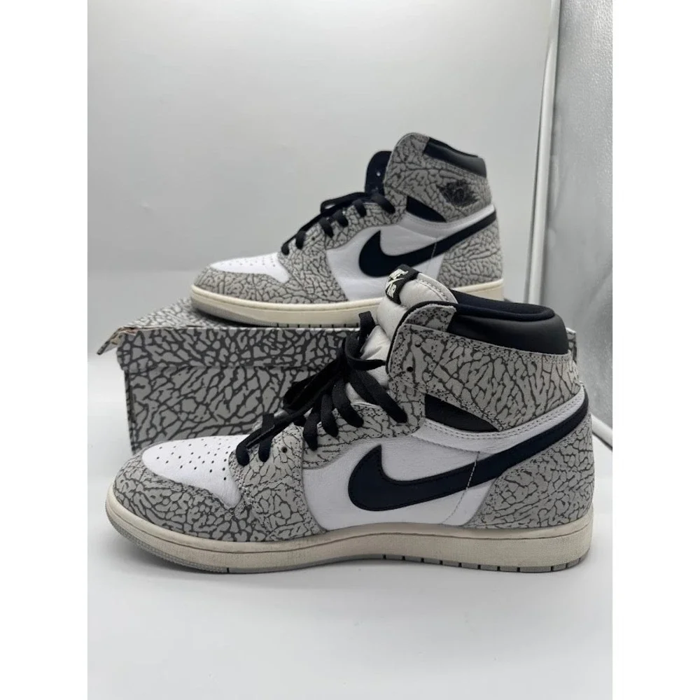 Air Jordan 1 Retro High OG White Cement DZ5485-052 Mens Size 13 Grey Black White